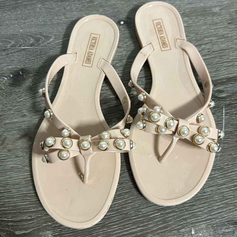 Victoria Adames Tan jelly bow thongs with pearls. Size 7. Never worn. - Picture 2 of 4